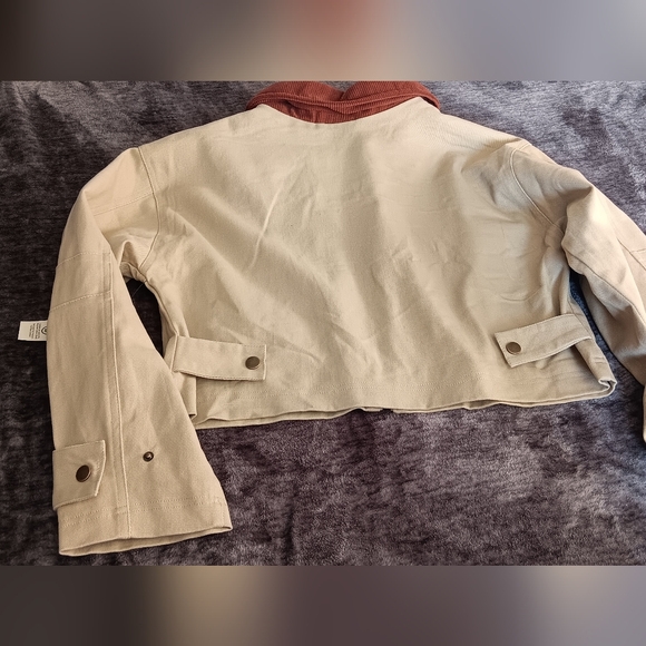 NWT No Boundaries Cropped Beige/Brown Collared Zip Jacket Womens size: S(4-6) - Picture 7 of 15